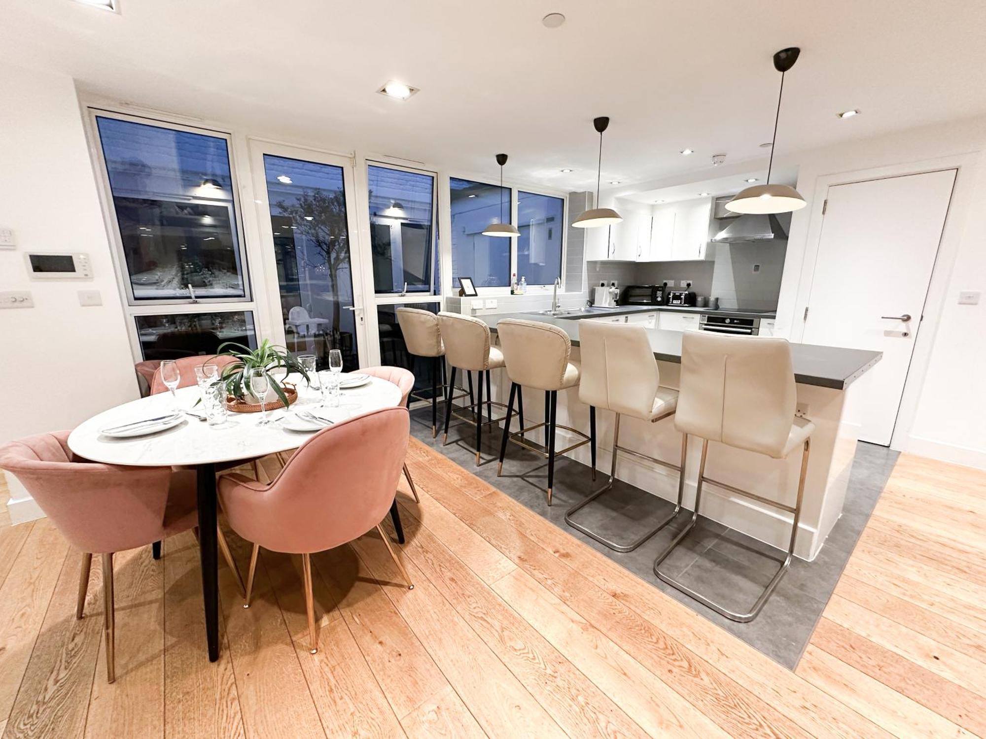Chic 3 Bedroom Flat With Private Terrace In Holloway Near Finsbury Park Londýn Exteriér fotografie