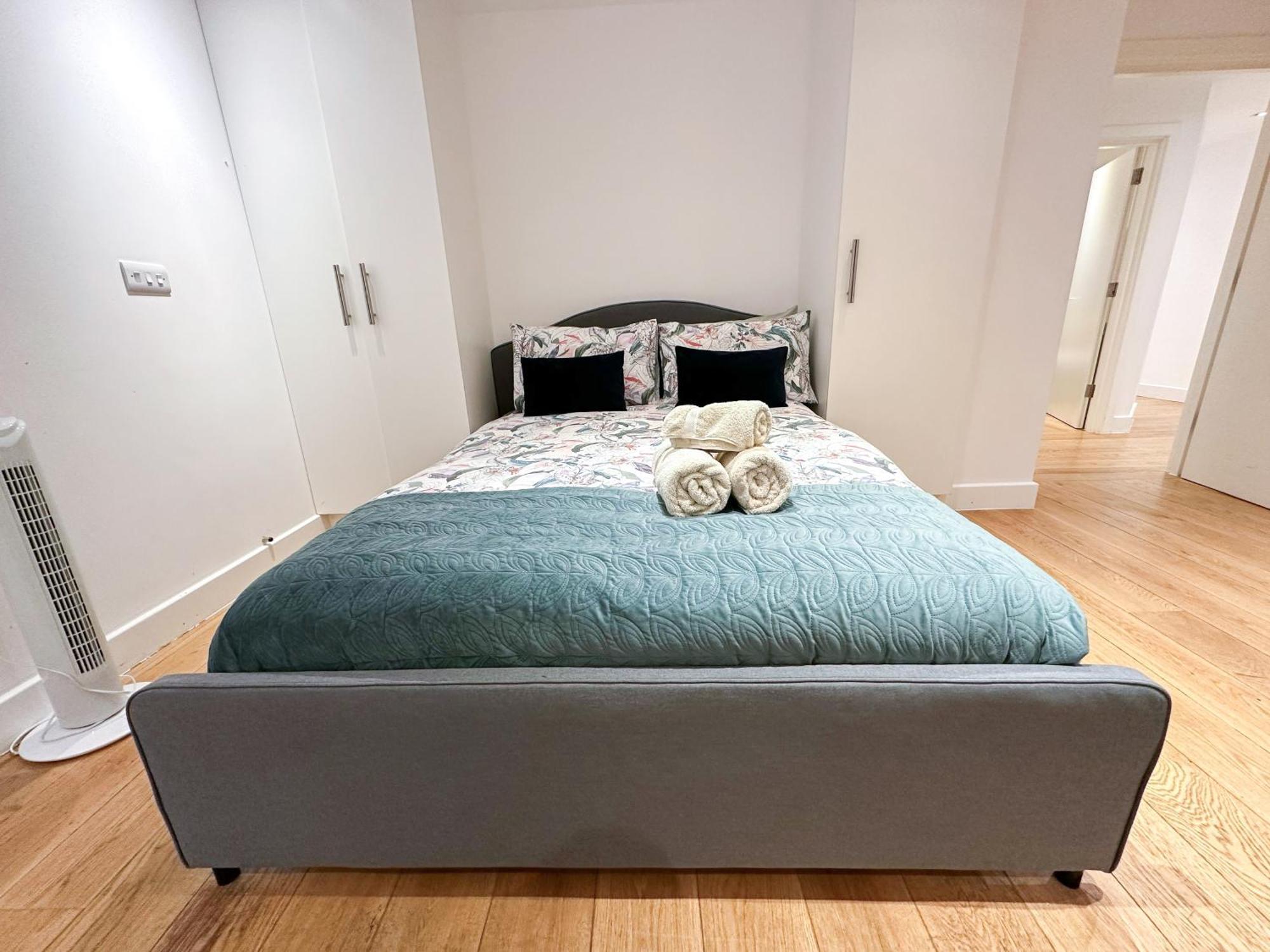 Chic 3 Bedroom Flat With Private Terrace In Holloway Near Finsbury Park Londýn Exteriér fotografie