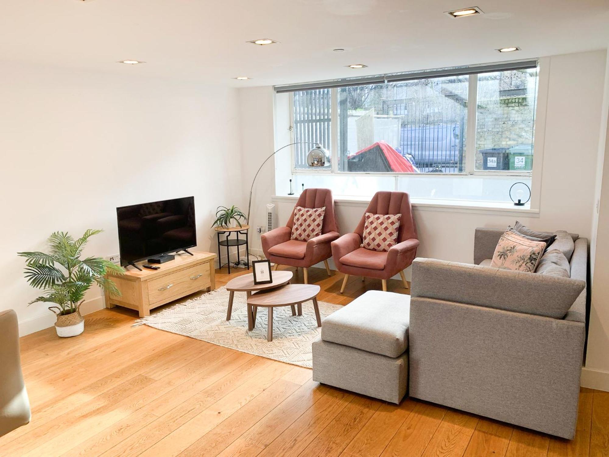 Chic 3 Bedroom Flat With Private Terrace In Holloway Near Finsbury Park Londýn Exteriér fotografie