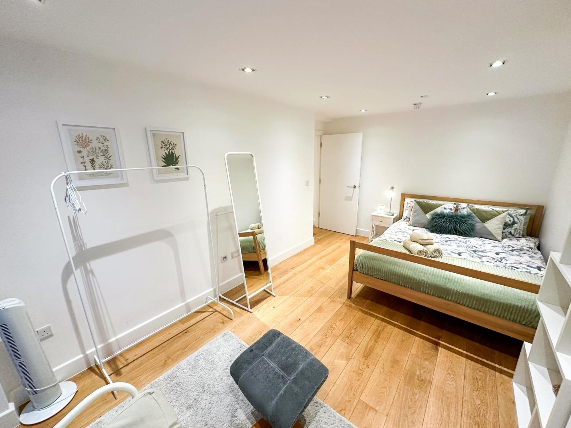 Chic 3 Bedroom Flat With Private Terrace In Holloway Near Finsbury Park Londýn Exteriér fotografie