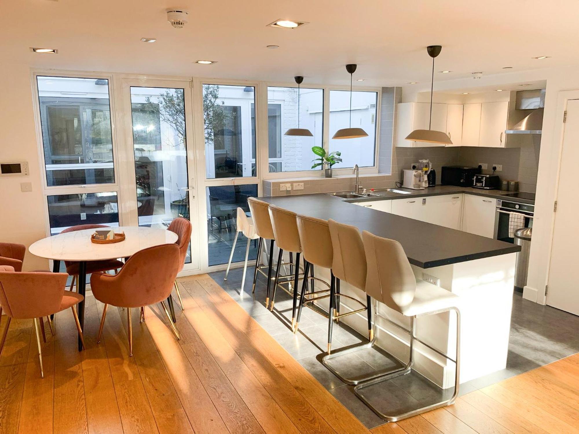 Chic 3 Bedroom Flat With Private Terrace In Holloway Near Finsbury Park Londýn Exteriér fotografie