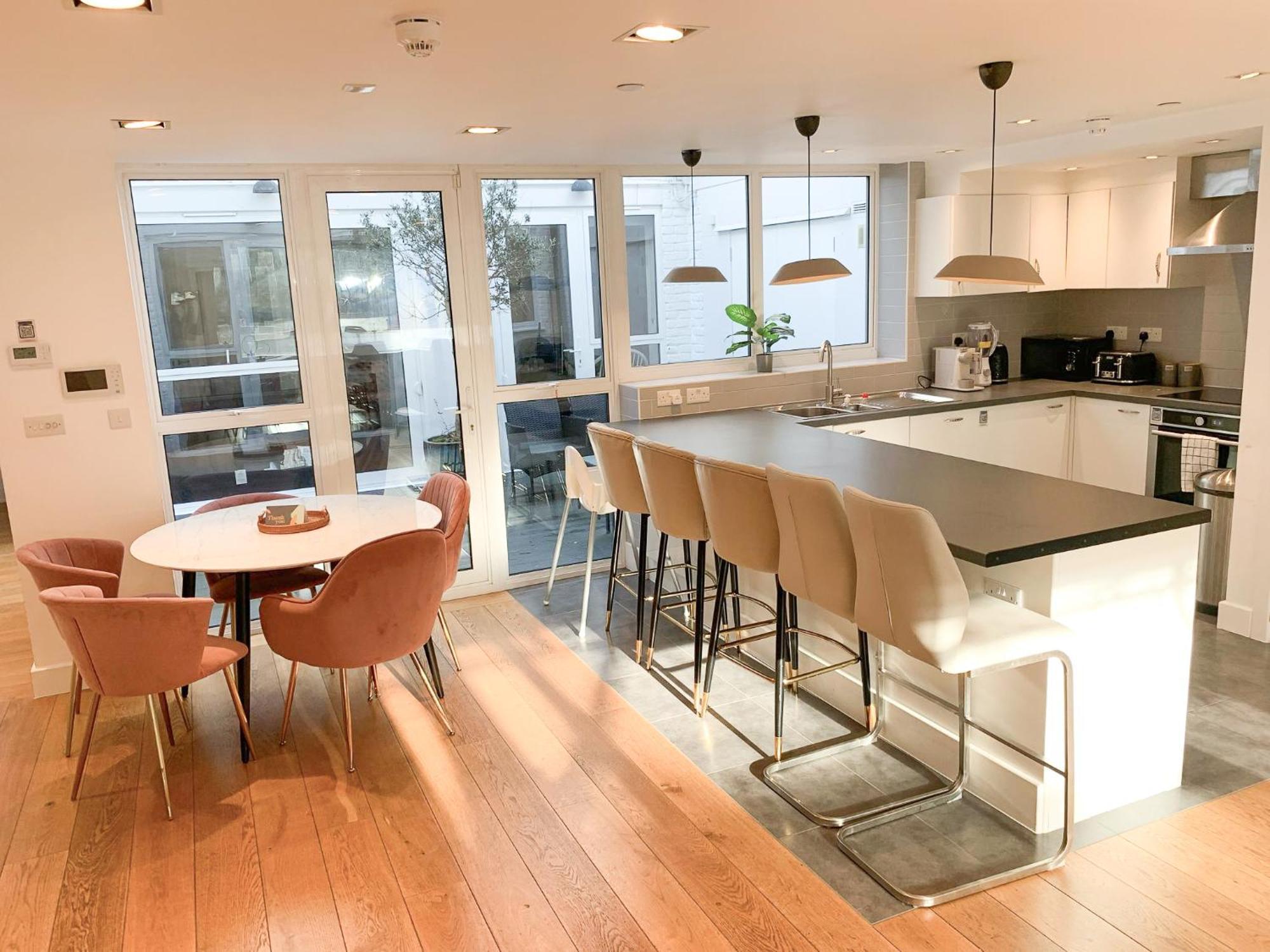 Chic 3 Bedroom Flat With Private Terrace In Holloway Near Finsbury Park Londýn Exteriér fotografie