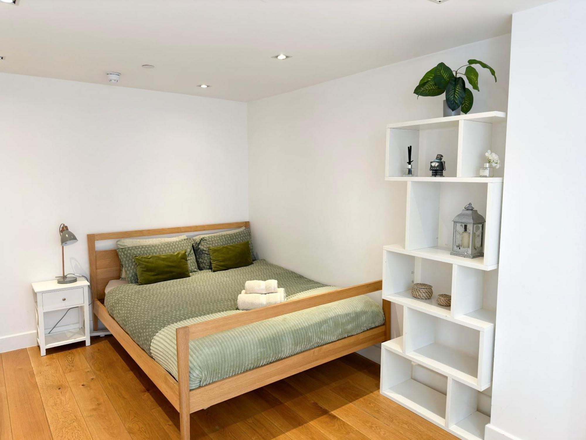 Chic 3 Bedroom Flat With Private Terrace In Holloway Near Finsbury Park Londýn Exteriér fotografie