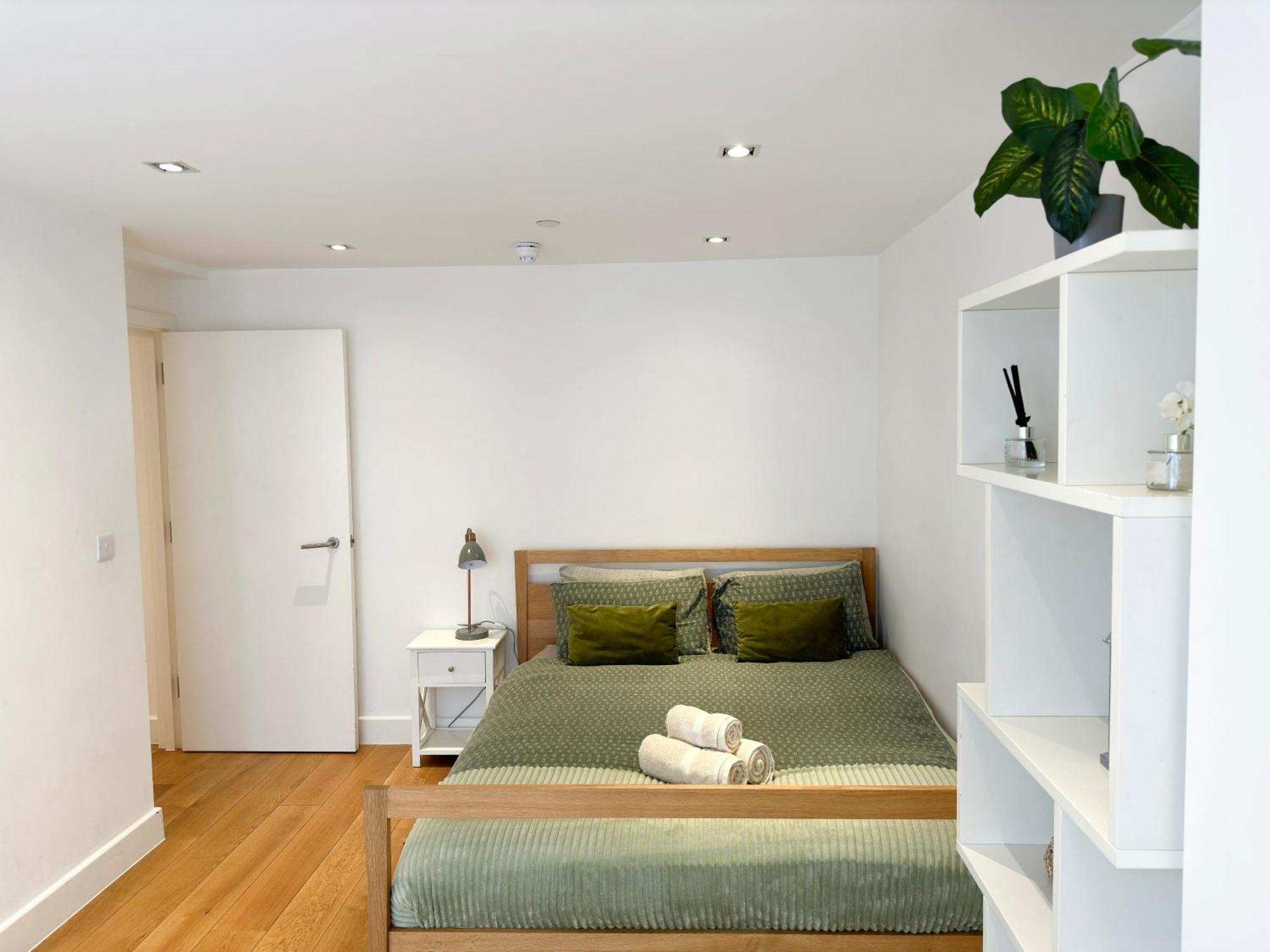 Chic 3 Bedroom Flat With Private Terrace In Holloway Near Finsbury Park Londýn Exteriér fotografie