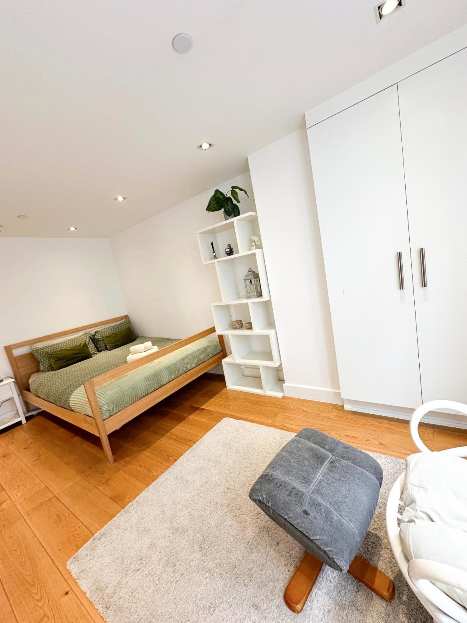 Chic 3 Bedroom Flat With Private Terrace In Holloway Near Finsbury Park Londýn Exteriér fotografie
