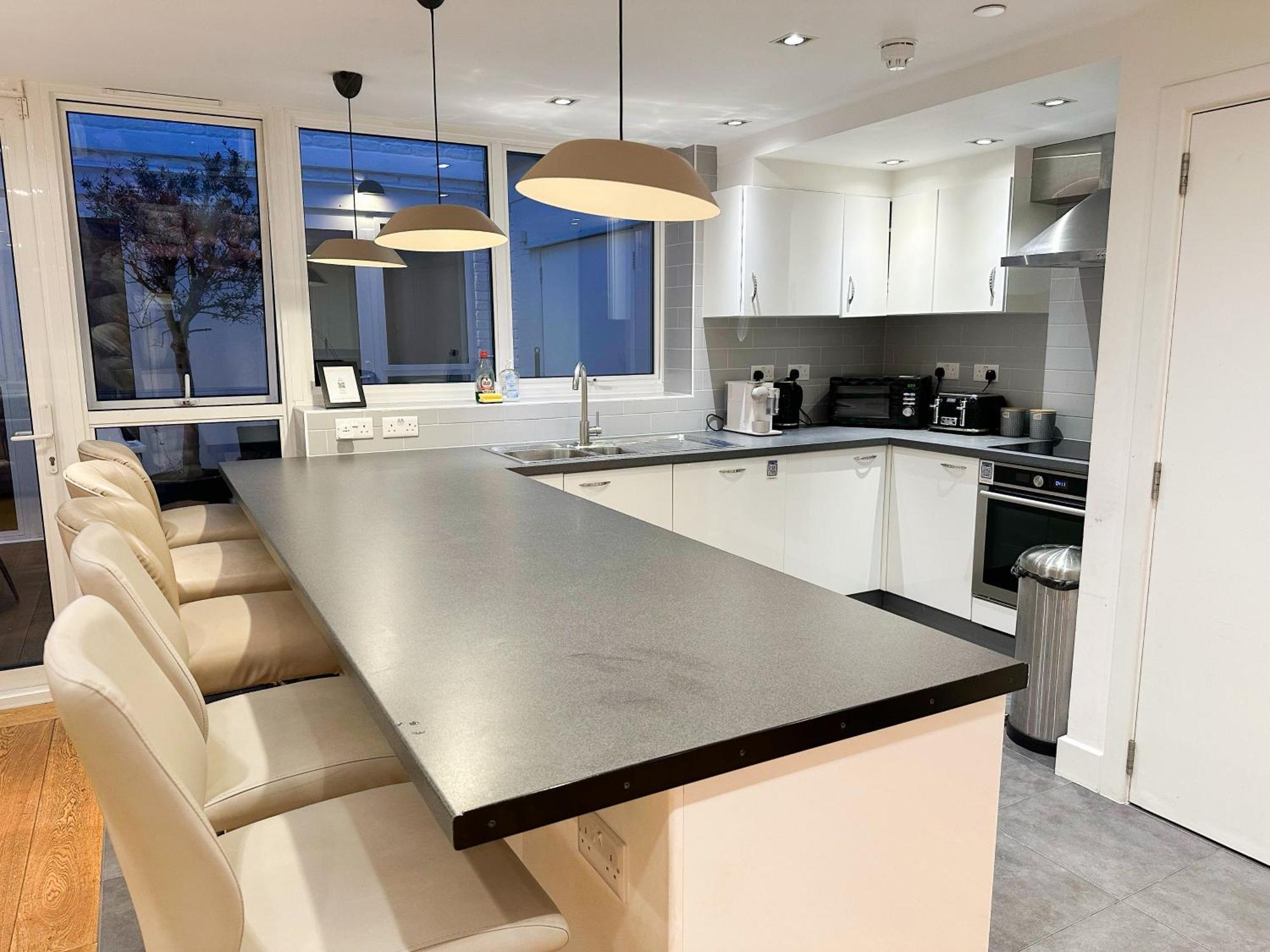 Chic 3 Bedroom Flat With Private Terrace In Holloway Near Finsbury Park Londýn Exteriér fotografie