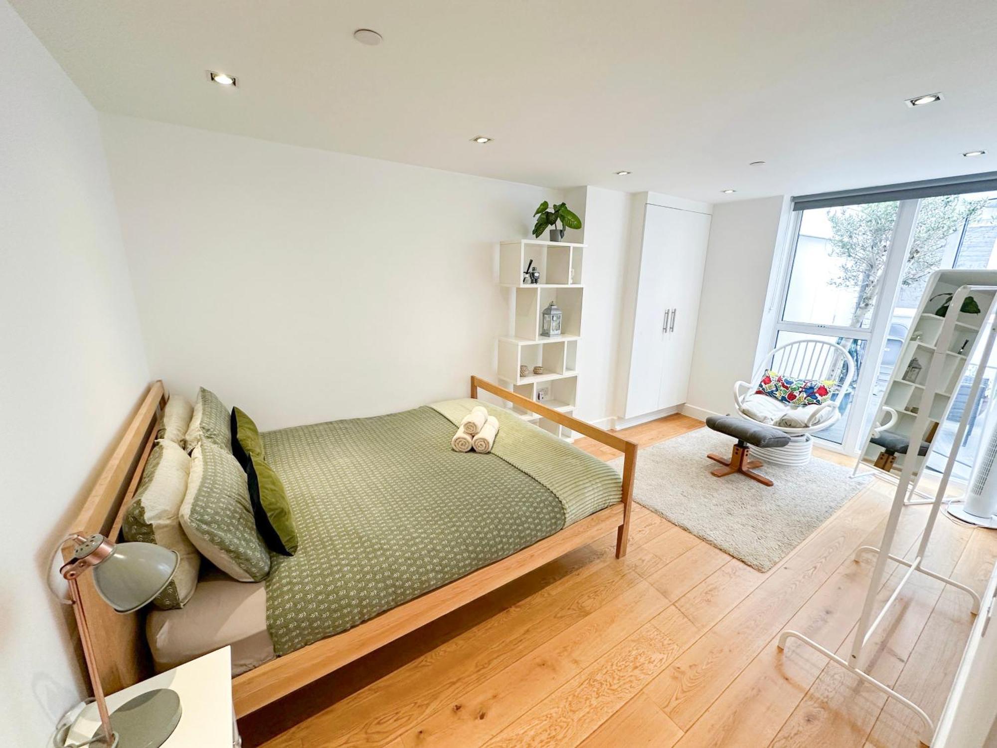 Chic 3 Bedroom Flat With Private Terrace In Holloway Near Finsbury Park Londýn Exteriér fotografie