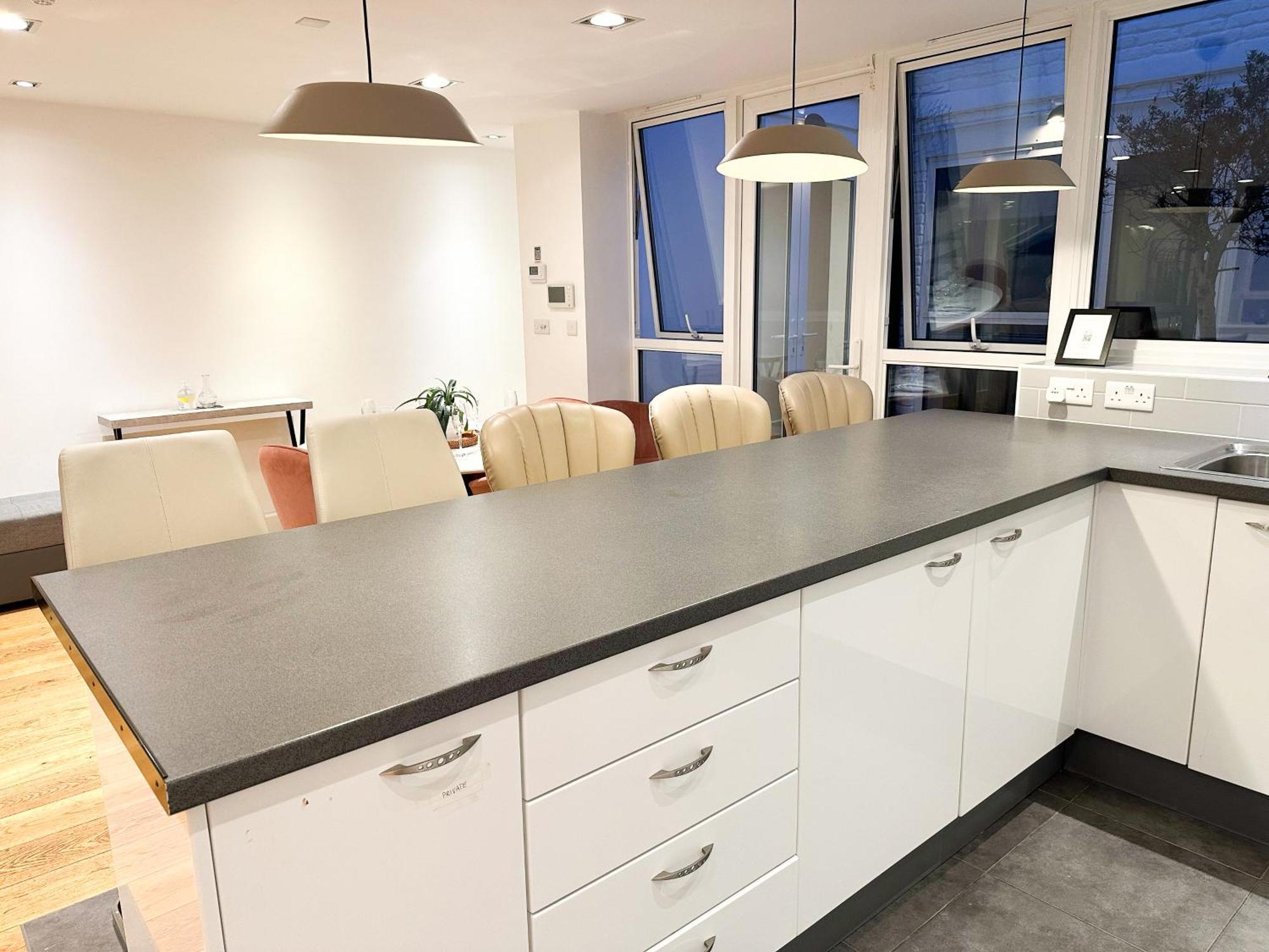 Chic 3 Bedroom Flat With Private Terrace In Holloway Near Finsbury Park Londýn Exteriér fotografie